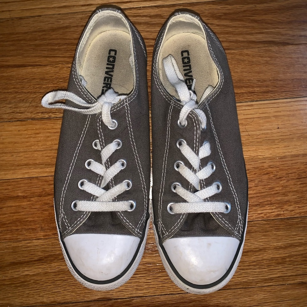 Gray chuck taylor converse